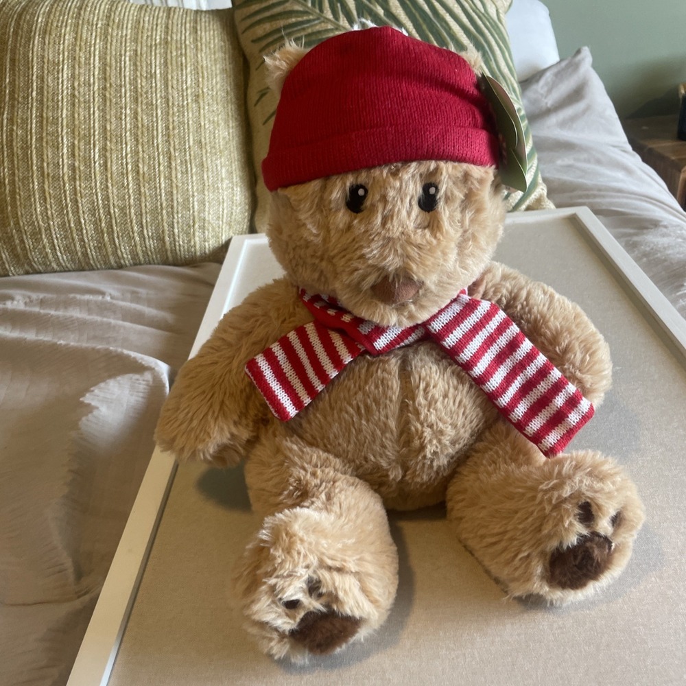 Target Giggle Scape 17" Teddy Bear Plush w/‎ Holiday Scarf And Hat Plush Sitting